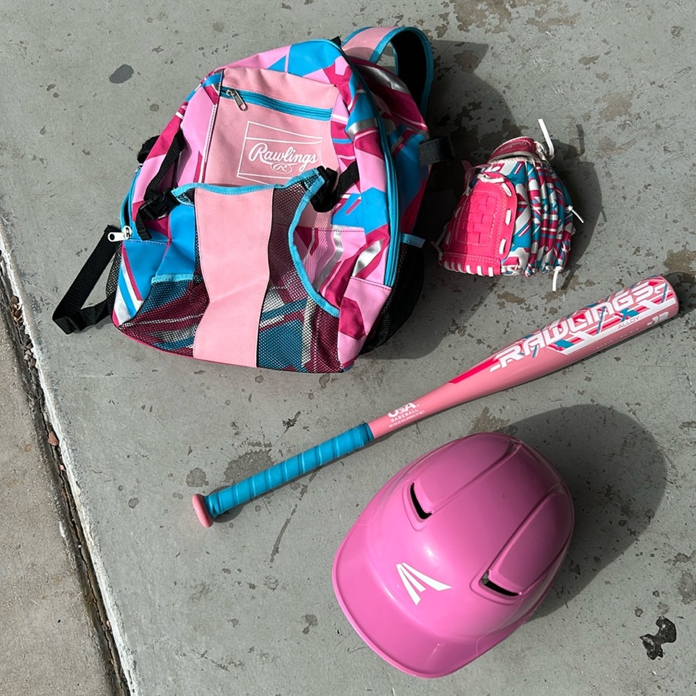 Toddler girl baseball bat, mit, backpack and helmet (baseball bag) essentials